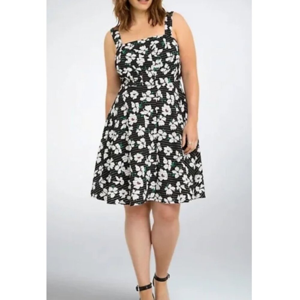 Torrid Women's Black White Floral Print Textured Skater Midi Dress Plus Size 18